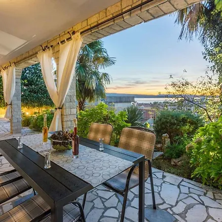 Apartment In 39349 Crikvenica