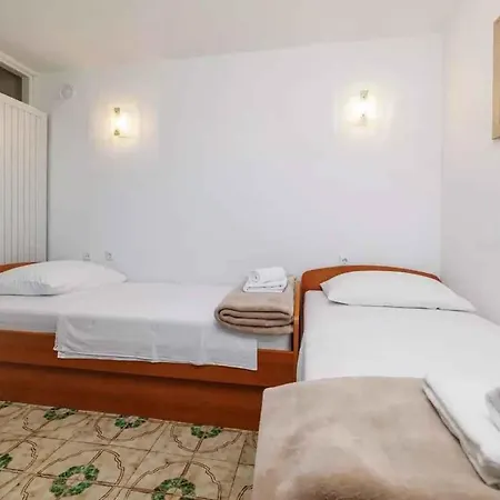 In 39349 Apartment *